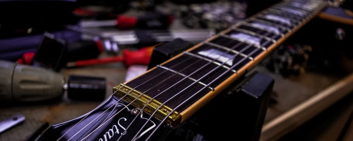 Gitaar reparatie