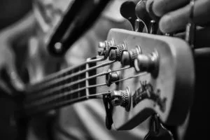 Gitaar repareren