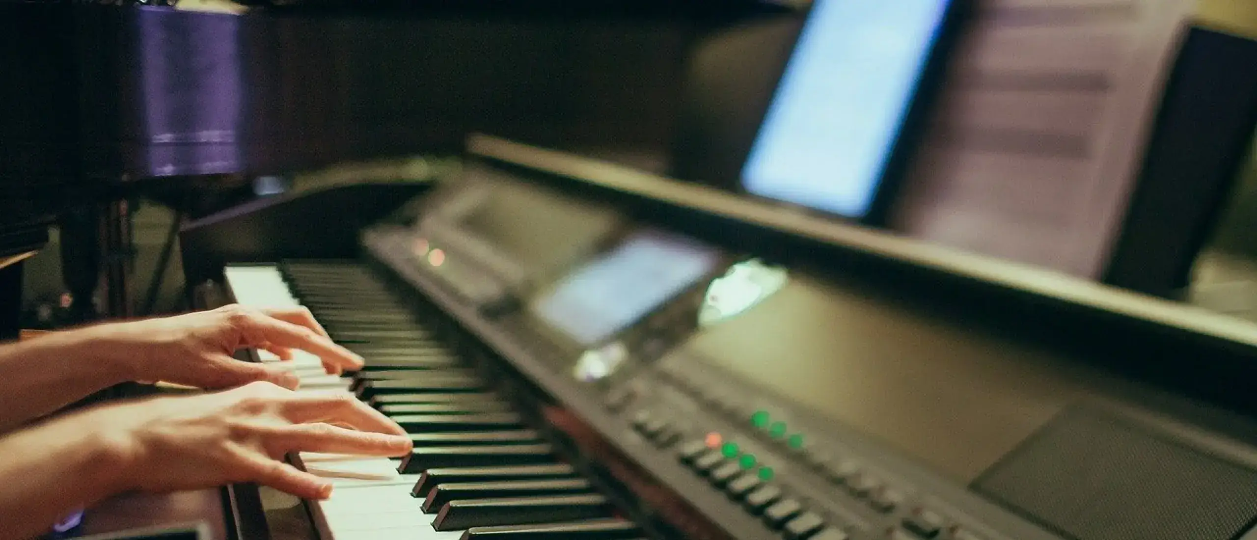 Keyboard of digitale piano aansluiten op tablet of smartphone. Kan dat?